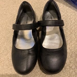 Lot of 5 pairs of girls shoes, size 1